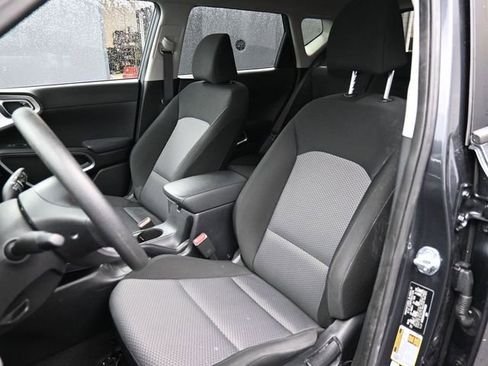 Used 2024 Kia Soul LX w/ LX Technology Package image 15