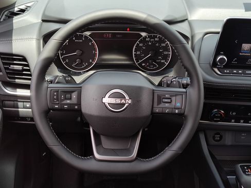 New 2026 Nissan Rogue SV FWD image 7