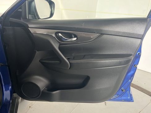 Used 2019 Nissan Rogue SV w/ Premium Package AWD/4WD image 29
