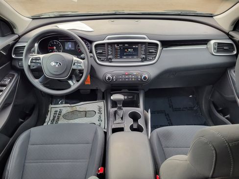 Used 2019 Kia Sorento L image 9