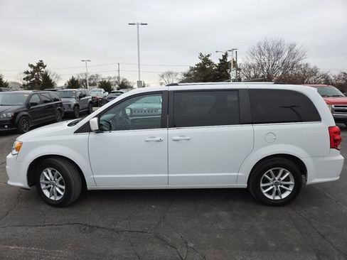 Used 2019 Dodge Grand Caravan SXT image 18