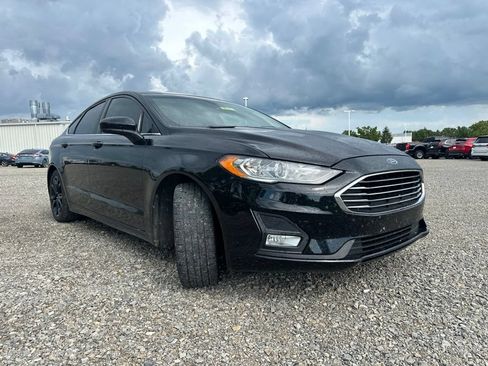 Used 2019 Ford Fusion SE w/ Equipment Group 151A FWD image 10