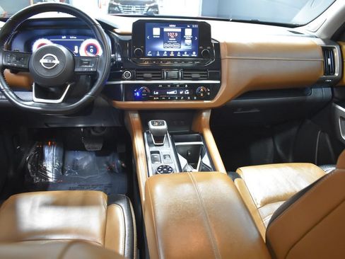 Used 2023 Nissan Pathfinder Platinum AWD/4WD image 13