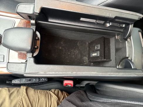 Used 2013 Mercedes-Benz E 350 E 350 image 27