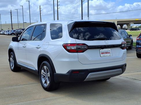 Used 2025 Honda Pilot EX-L image 2