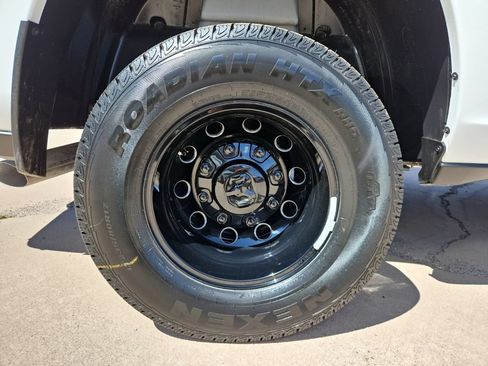 New 2026 RAM 3500 Laramie AWD/4WD image 10