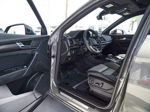Used 2023 Audi Q5 2.0T Premium w/ Convenience Package AWD/4WD image 18