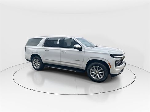 New 2025 Chevrolet Suburban Premier image 9