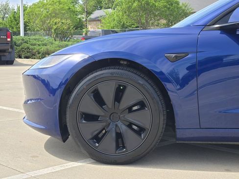Used 2025 Tesla Model 3 Long Range AWD/4WD image 8