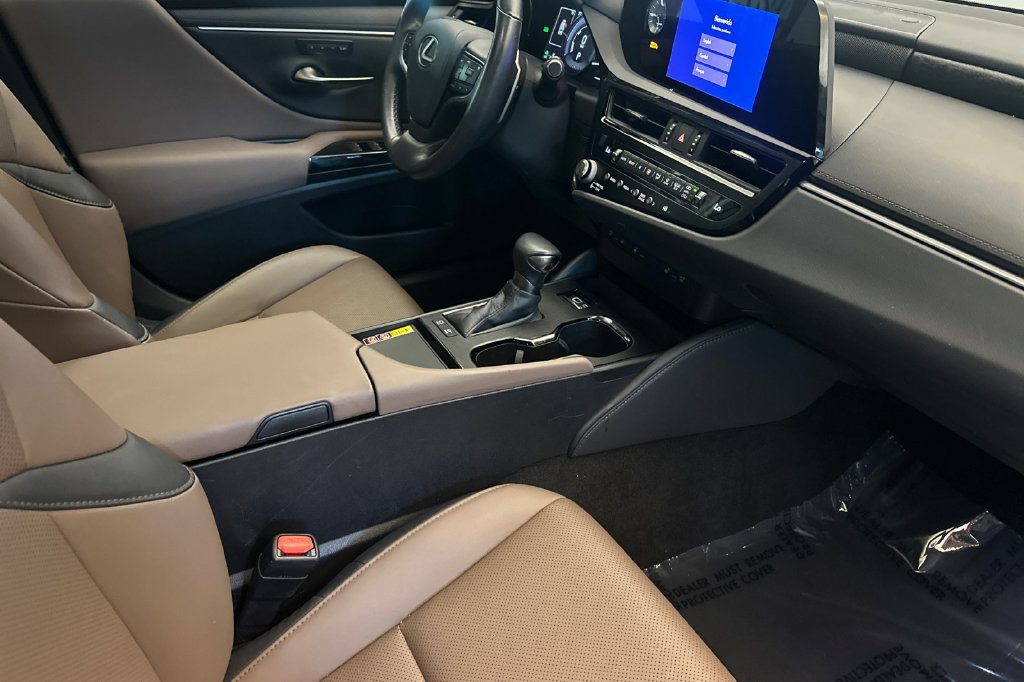 Certified 2025 Lexus ES 300h w/ Premium Package FWD image 15