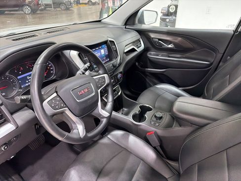 Used 2024 GMC Terrain SLT image 16