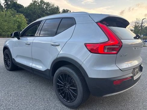 Used 2022 Volvo XC40 T5 Momentum AWD/4WD image 5
