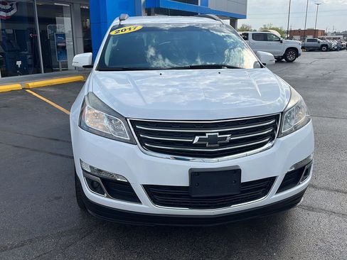 Used 2017 Chevrolet Traverse LT w/ Style and Technology Package FWD image 9