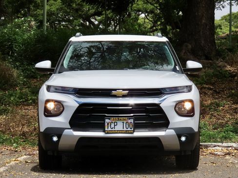 Used 2023 Chevrolet TrailBlazer LT w/ Driver Confidence Package AWD/4WD image 1