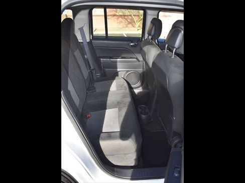 Used 2016 Jeep Patriot Latitude AWD/4WD image 24