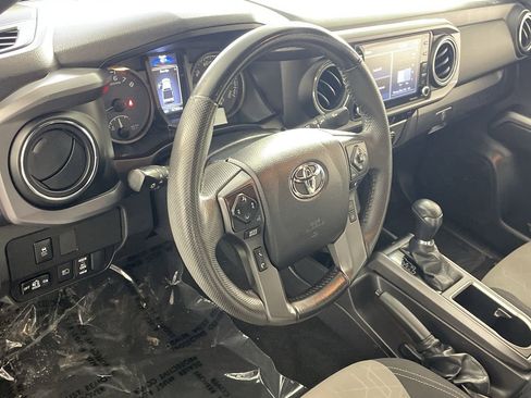 Used 2023 Toyota Tacoma TRD Off-Road image 12