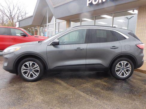 Used 2021 Ford Escape SEL image 2