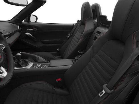 Used 2017 FIAT 124 Spider Abarth image 12