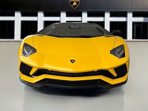 Used 2018 Lamborghini Aventador S image 7