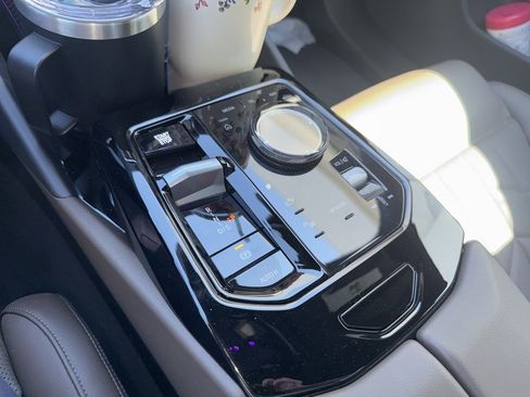 Certified 2024 BMW 530i w/ Luxury Seating Package image 17