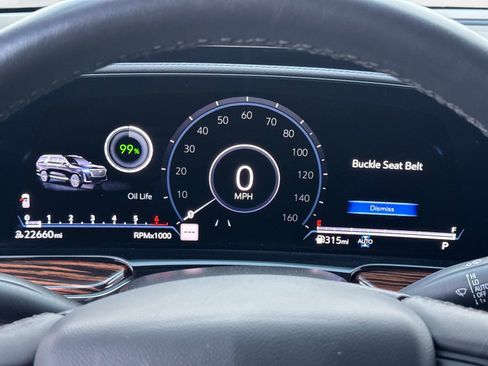 Used 2024 Cadillac Escalade Luxury image 9