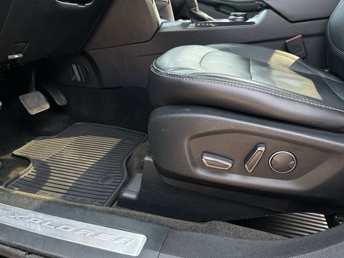 Used 2017 Ford Explorer Limited AWD/4WD image 37