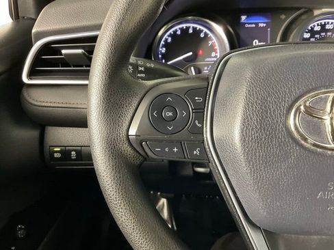 Used 2018 Toyota Camry LE image 21