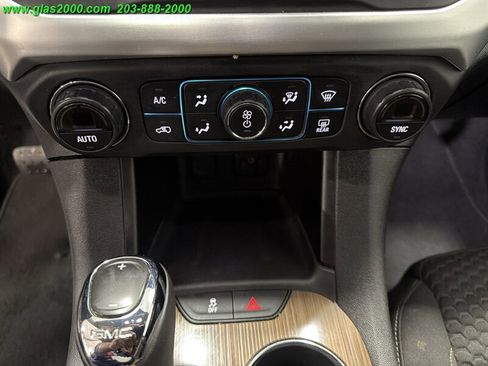 Used 2019 GMC Acadia SLE AWD/4WD image 30