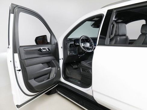 Used 2025 Chevrolet Tahoe LT w/ Comfort Package image 28