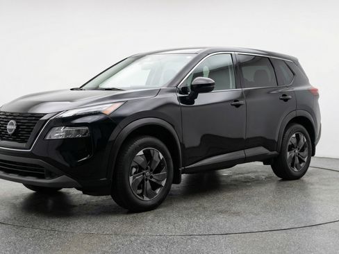Used 2025 Nissan Rogue SV FWD image 3