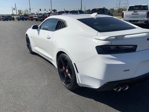 Used 2018 Chevrolet Camaro SS image 13