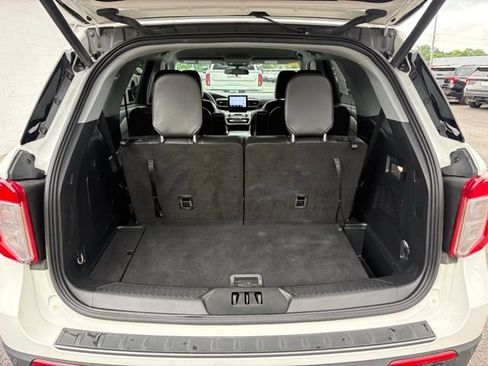 Used 2024 Ford Explorer XLT w/ Equipment Group 202A AWD/4WD image 35
