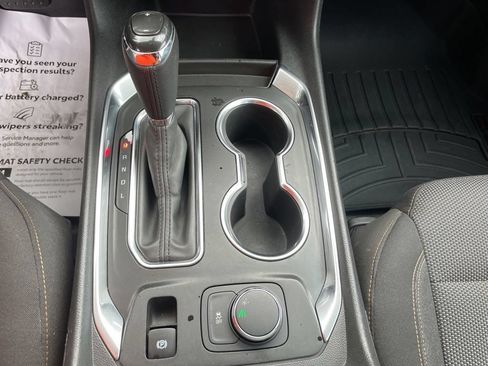 Used 2019 Chevrolet Traverse LT FWD image 34