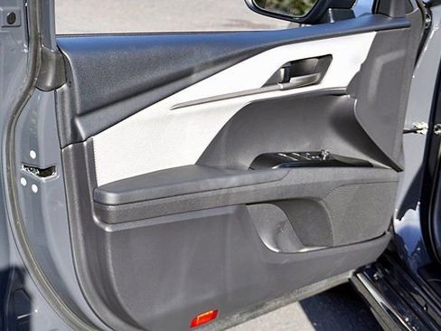 Used 2025 Toyota Camry SE w/ Convenience Package FWD image 22