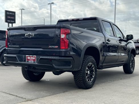 Used 2024 Chevrolet Silverado 1500 ZR2 w/ Technology Package image 8