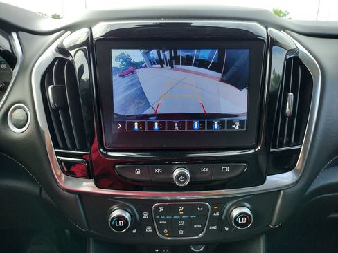 Used 2021 Chevrolet Traverse RS AWD/4WD image 29