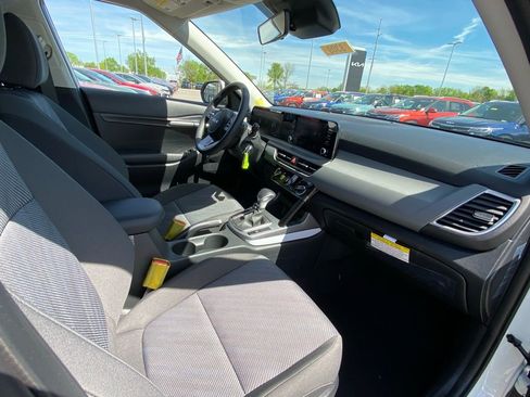 New 2026 Kia Seltos LX FWD image 26