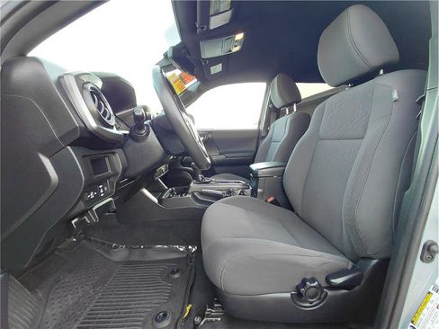 Used 2019 Toyota Tacoma TRD Sport image 8