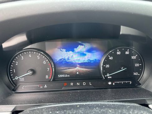 Used 2022 Ford Explorer XLT w/ Equipment Group 202A AWD/4WD image 11