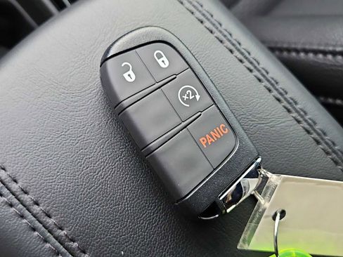 New 2026 Jeep Compass Latitude image 33