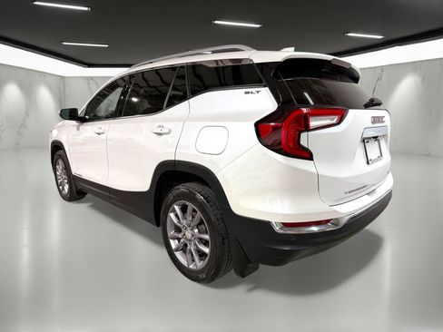 Used 2022 GMC Terrain SLT image 3