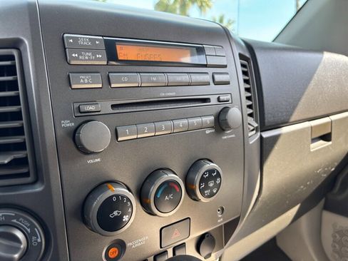Used 2004 Nissan Titan SE image 16