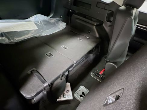 New 2025 Kia Telluride S image 30