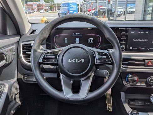 Used 2024 Kia Seltos LX AWD/4WD image 13