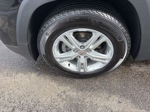 Used 2024 GMC Terrain SLE w/ Driver Convenience Package image 46