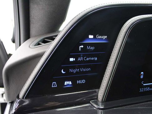 Used 2023 Cadillac Escalade V w/ LPO, ONYX Package image 26