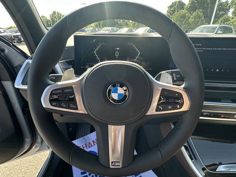 Used 2026 BMW X5 xDrive40i w/ M Sport Package AWD/4WD image 16