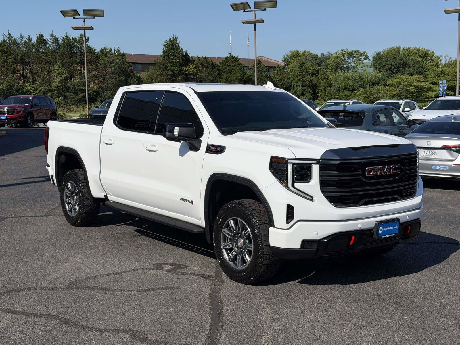 Used 2024 GMC Sierra 1500 AT4 w/ Technology Package AWD/4WD image 1