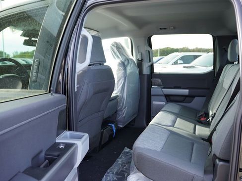New 2026 Ford F350 XLT w/ XLT Premium Package AWD/4WD image 11