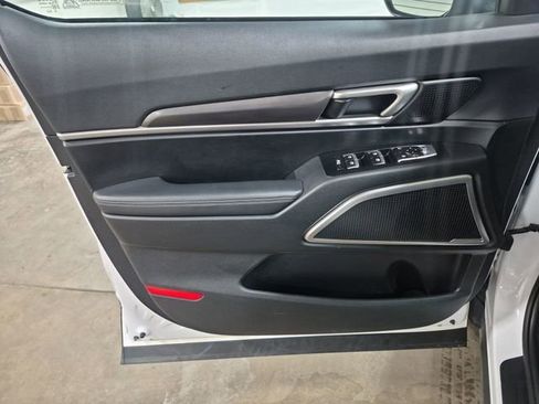 Used 2025 Kia Telluride S AWD/4WD image 22